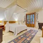 Отель Oyster Residences - Adult Only 3*