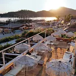 Oyster Residences - Adult Only